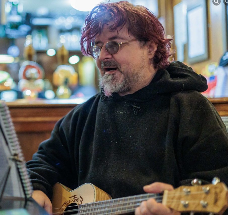 Ian Penfold Singing and Playing Ukulele